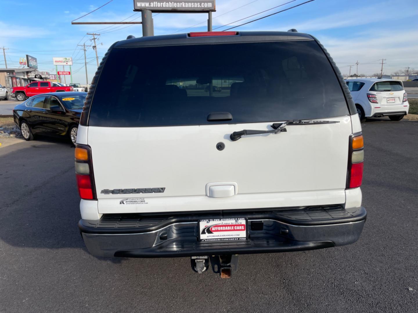 2006 White Chevrolet Suburban 1500 (1GNEC16Z16J) with an V8, 5.3 Liter engine, Automatic transmission, located at 8008 Warden Rd, Sherwood, AR, 72120, (501) 801-6100, 34.830078, -92.186684 - Photo#6